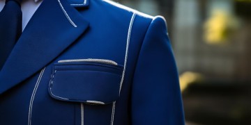 蓝色物业制服究竟是什么样的？